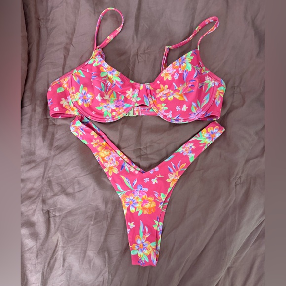 Kulani Kinis Other - Kulani kinis x Lexi Hidalgo bikini set XL (ONLY WORN ONCE)